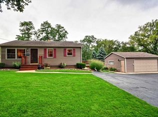 211 N 7th St, St Charles, IL 60174
