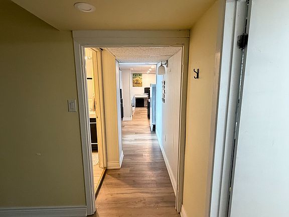 5th image of 10 Iber Ct