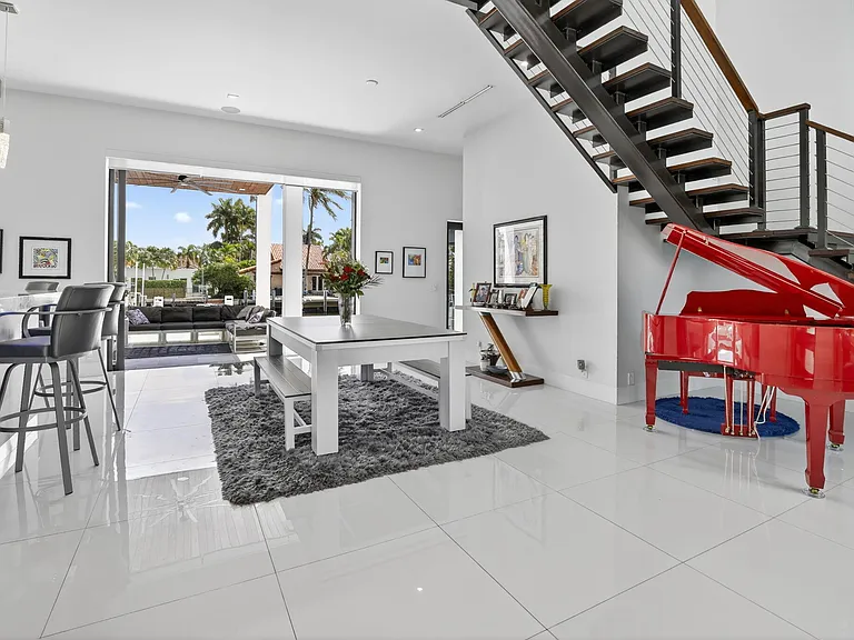 334 Isle Of Capri Dr — Photo 32