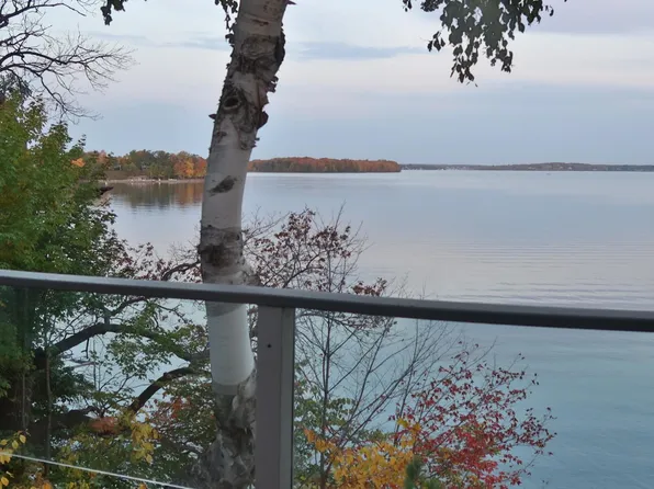 19700 Lakeview Ave, Excelsior, MN 55331