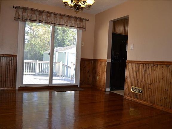 3rd image of 544 Caren Dr