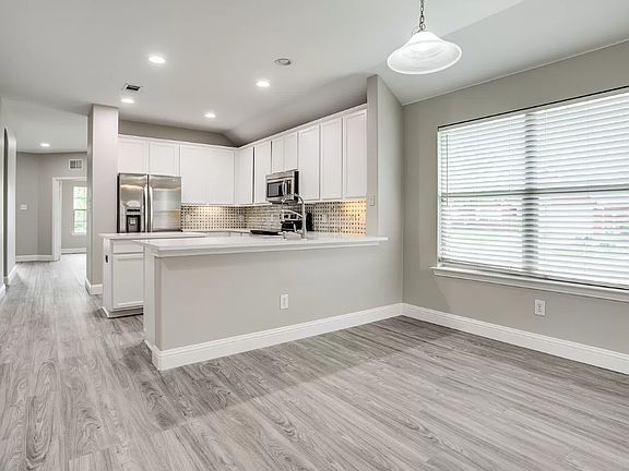 2nd image of 2101 Willow Creek Dr