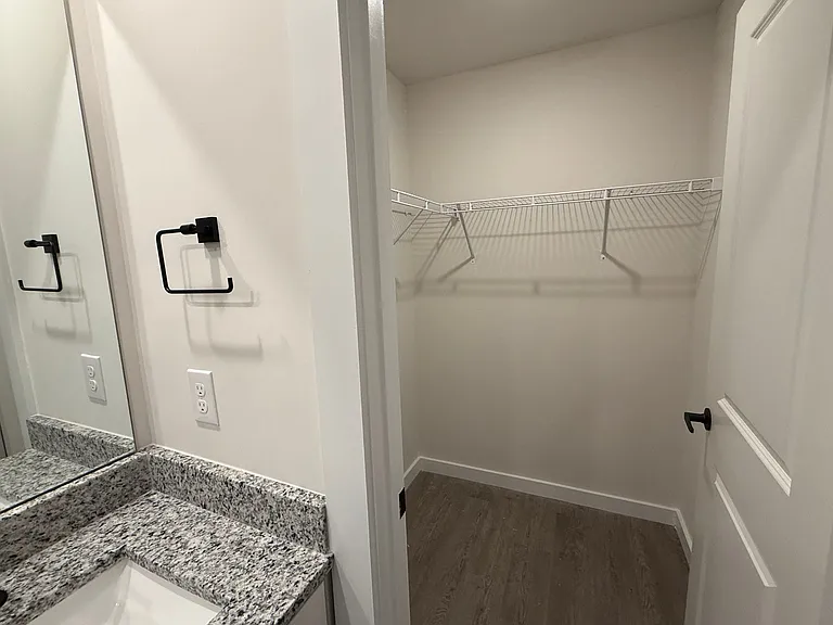 415 F Ave SE — Photo 11