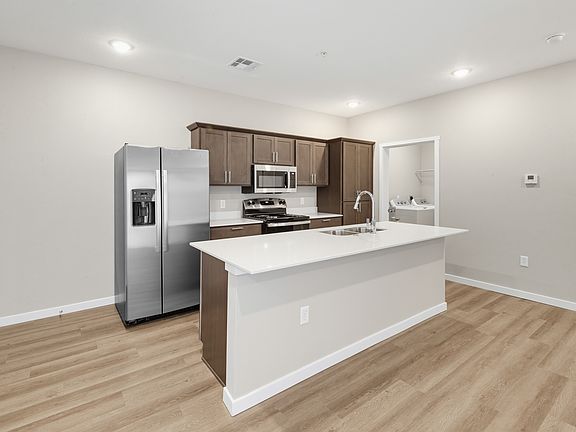 5th image of 1807 Palace Dr #1A