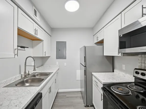 Virginia Creek Apartments