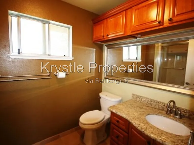 1345 Corcoran Ave — Photo 9