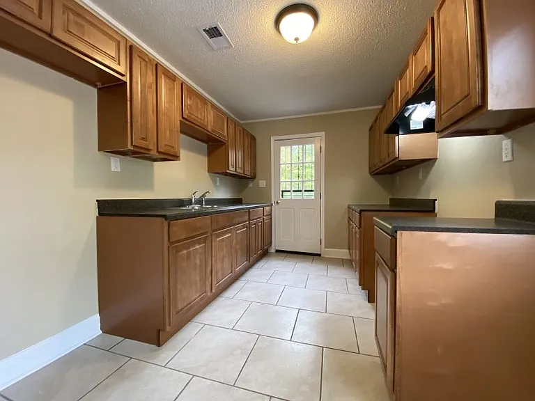 3257 Madewell St — Photo 2