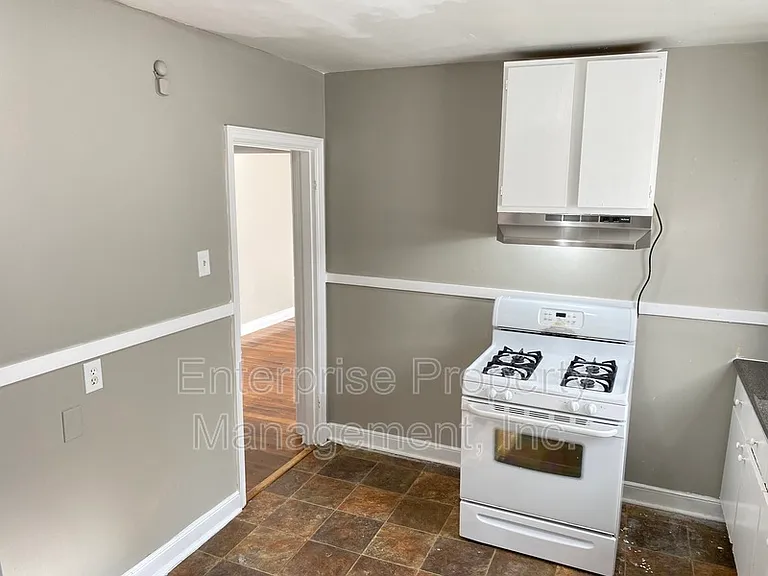 599 Houston St — Photo 11