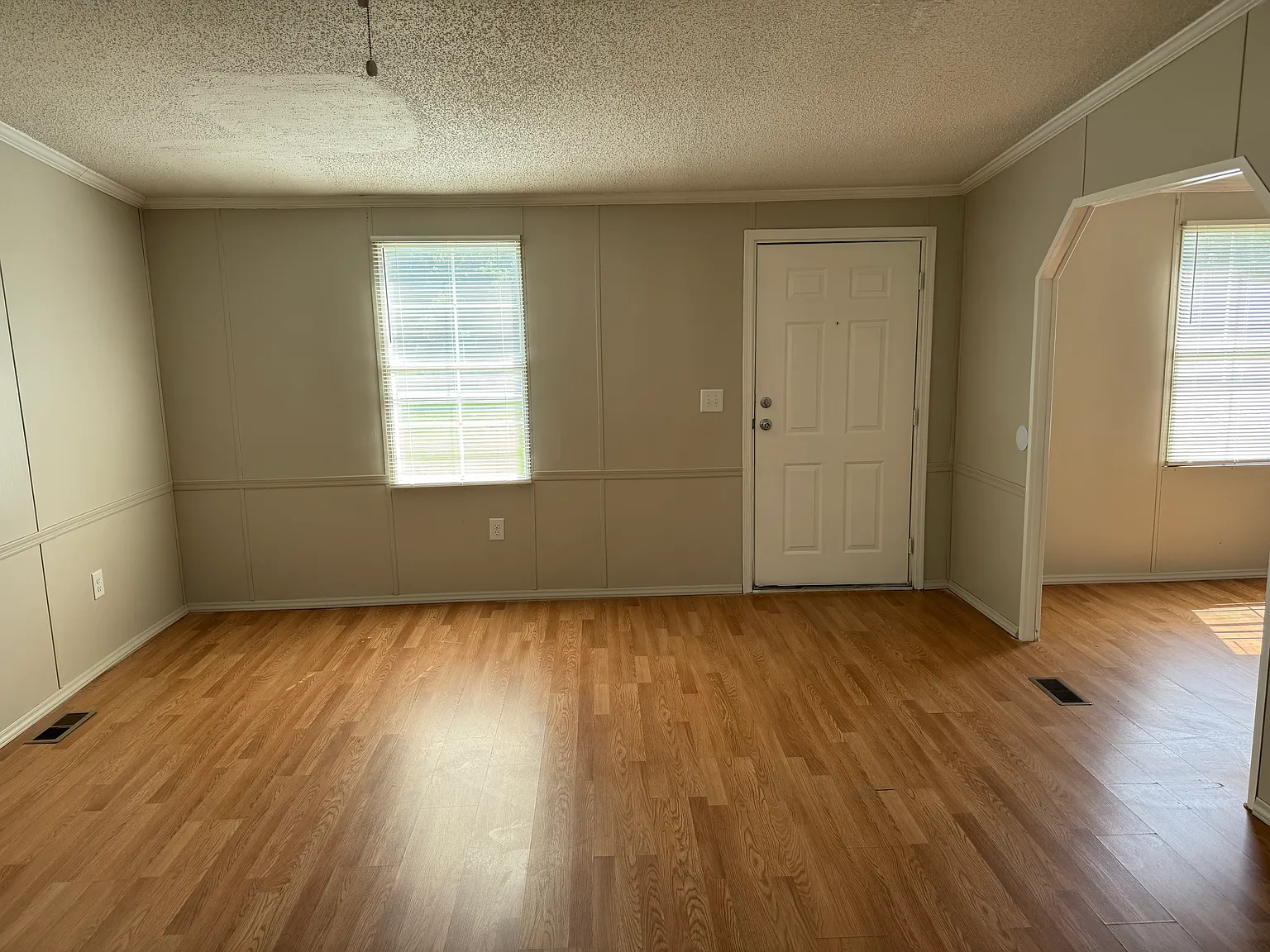 3 bed, 1272 sqft, $1,700 — Photo 3