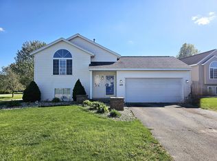 140 Waxwing Ct, Cedar Springs, MI 49319