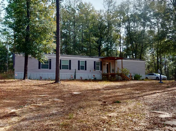 153 Forest Hill Dr, Lucedale, MS 39452