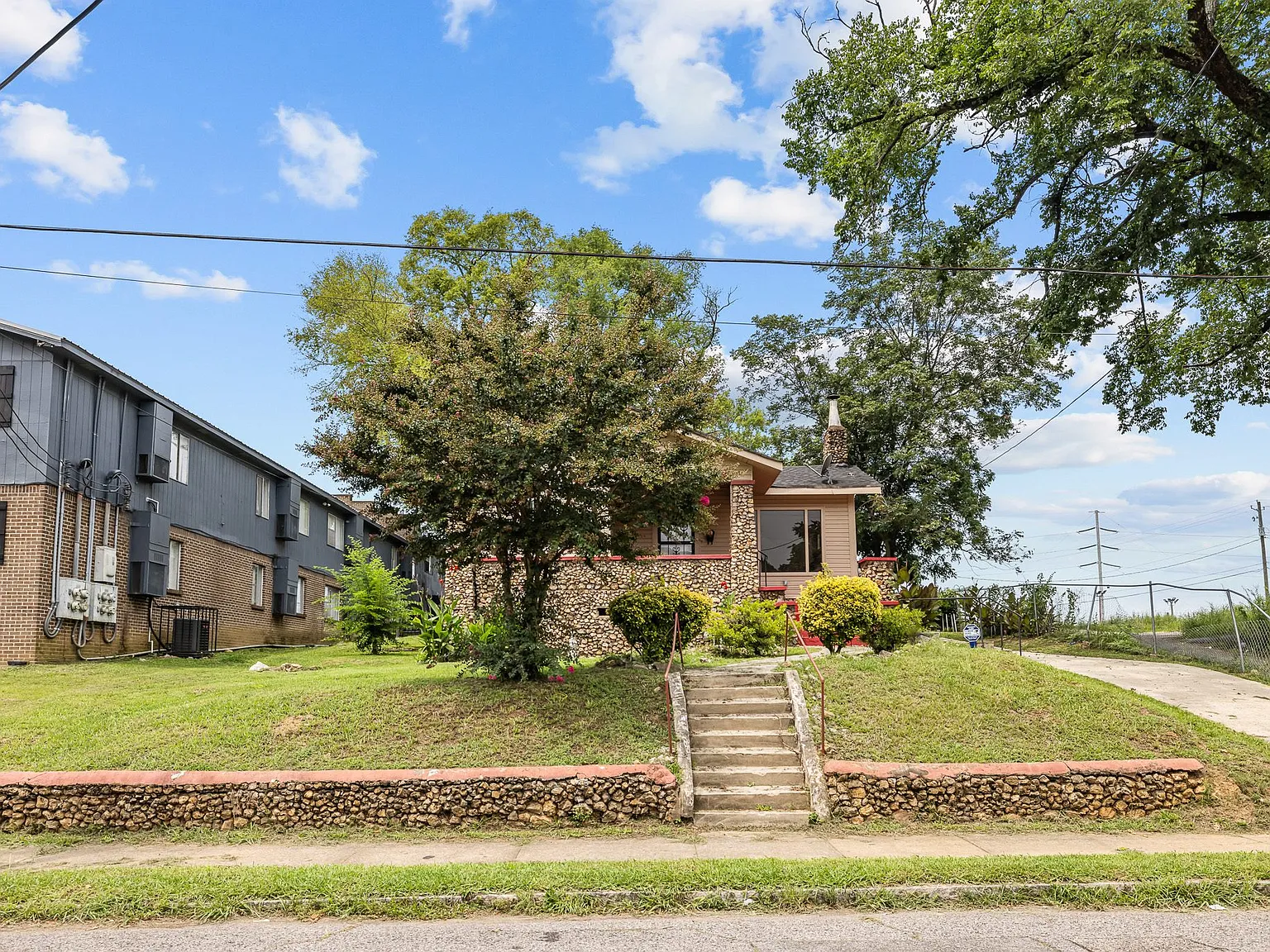 2320 Court R - 1 — Photo 3
