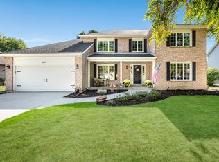 873 Buttonwood Cir, Naperville, IL 60540