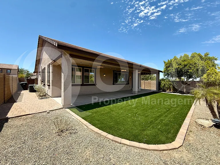 2814 E Quenton St — Photo 25