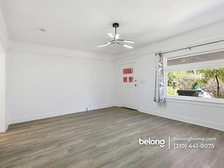 1478 W Vernon Ave #1 — Photo 6
