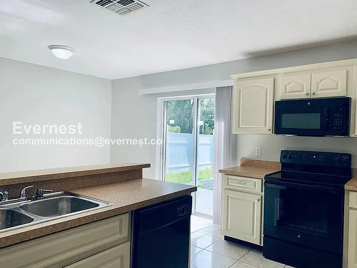 942 Willie Mays Pkwy — Photo 4