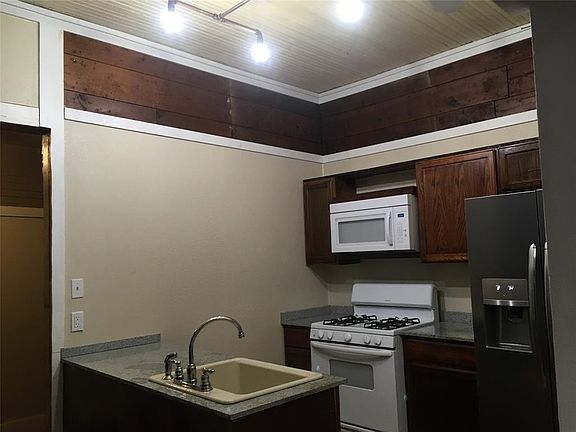 2nd image of 1503 Lagonda Ave