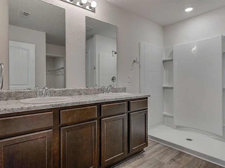 6401 Churchill Cir — Photo 11