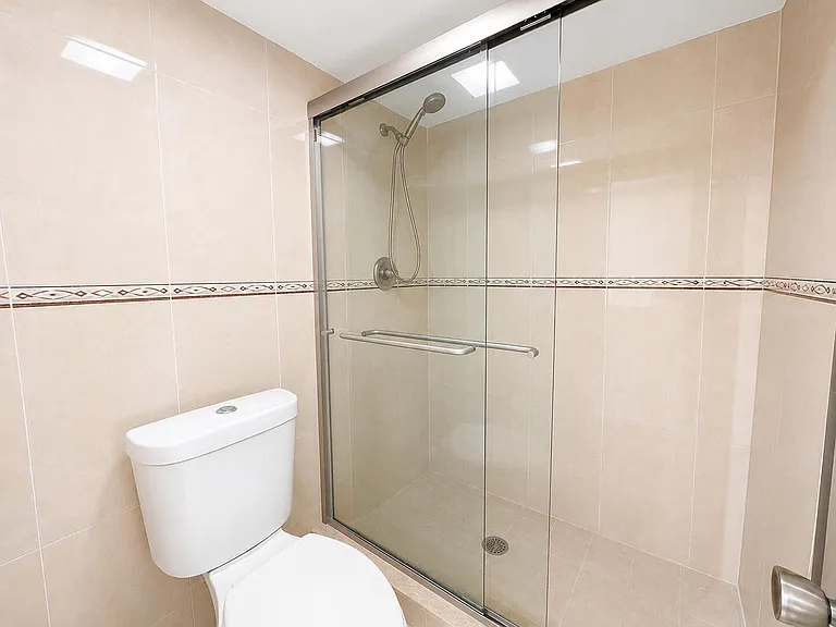401 Golden Isles Dr #402 — Photo 7