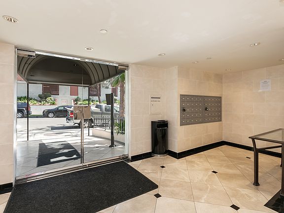 5th image of 327 S Hoover St #303