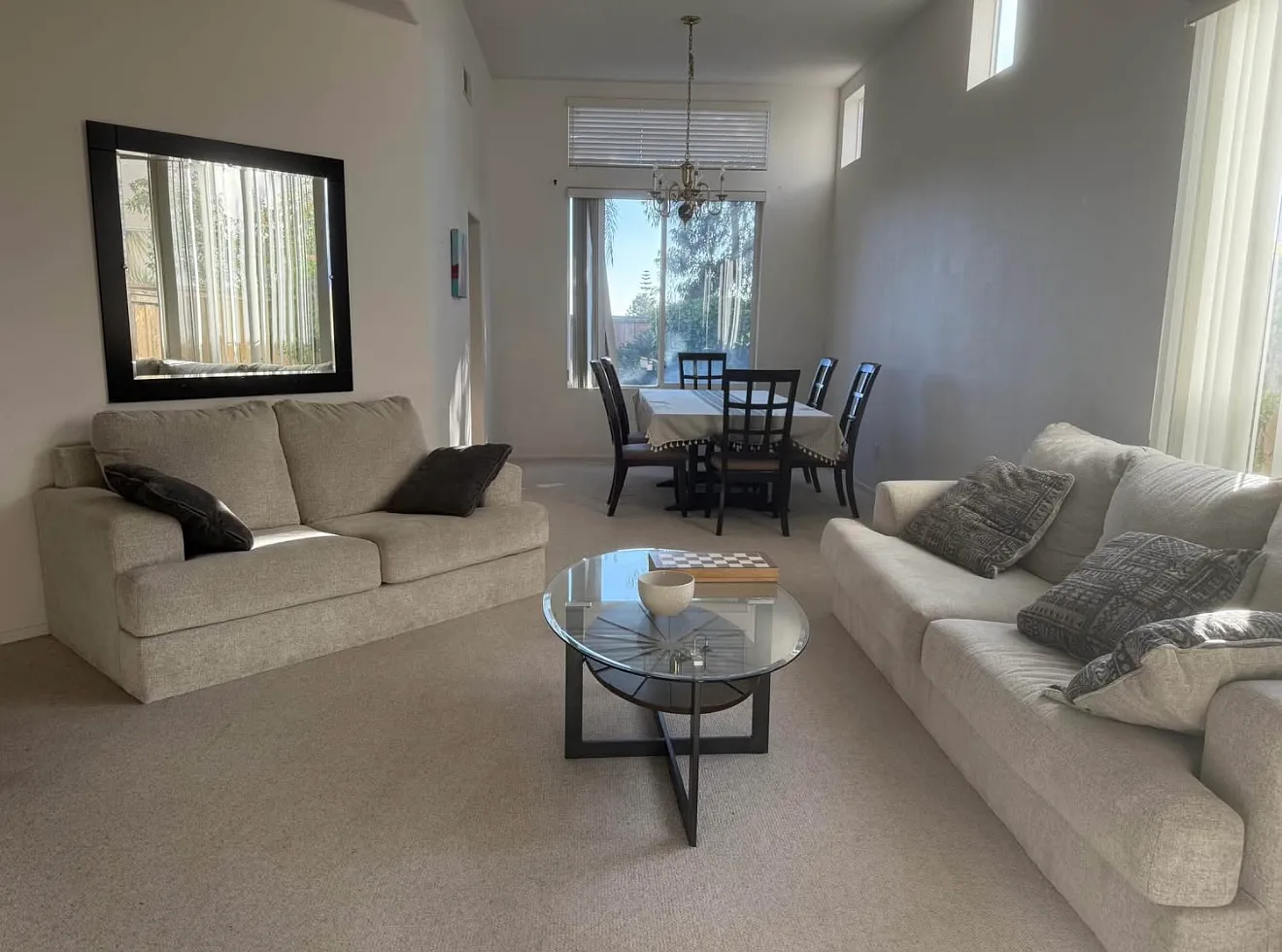 5 bed, 2527 sqft, $1,350 — Photo 2