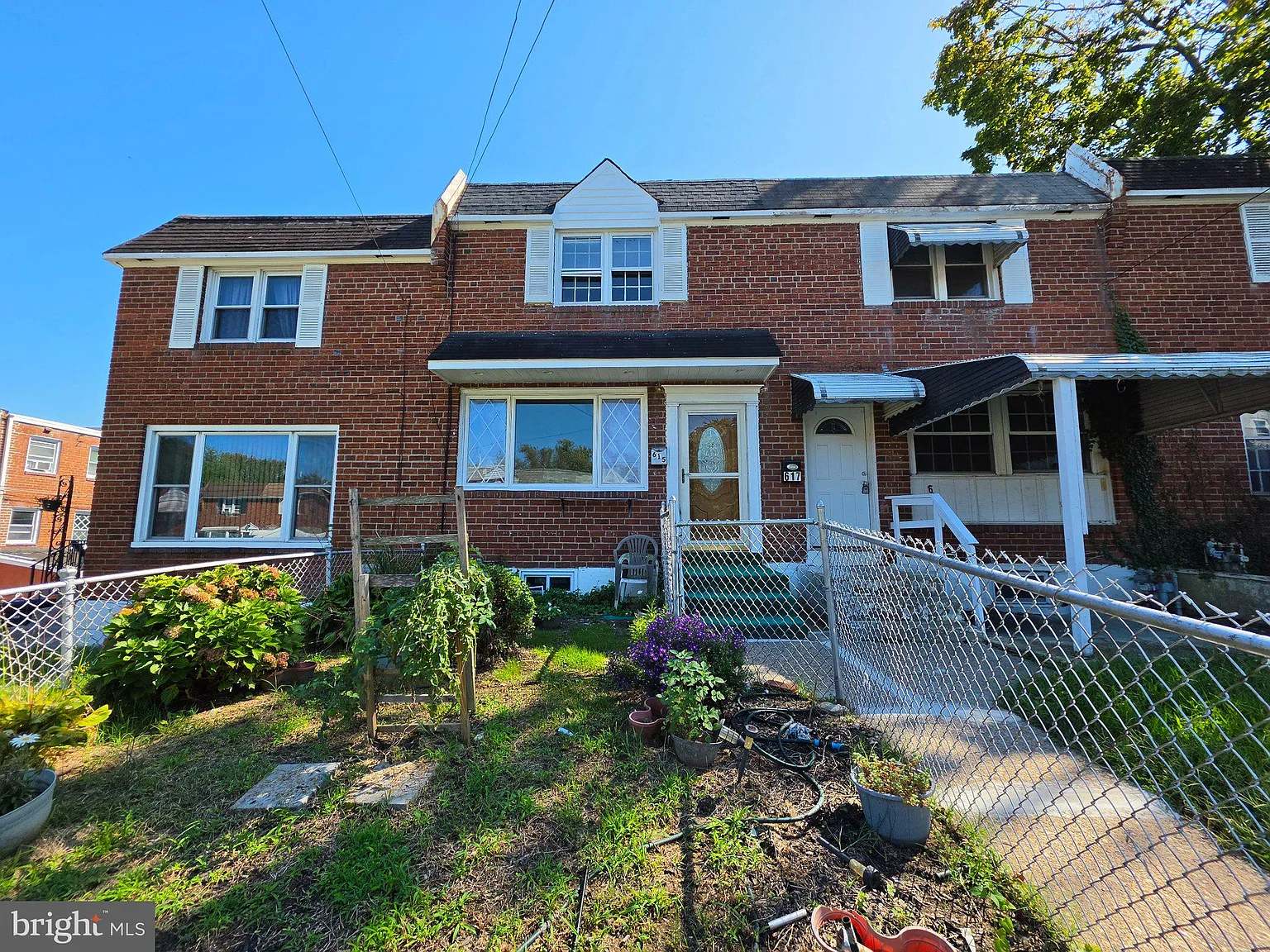 3 bed, 1.0 bath, 1152 sqft, $1,500 — Photo 1