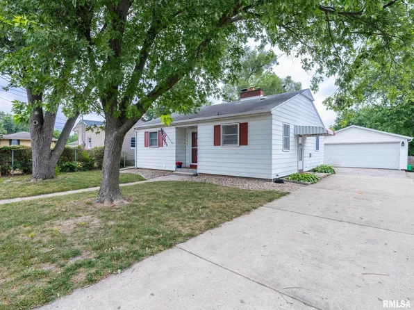 1503 N 10th St, Pekin, IL 61554