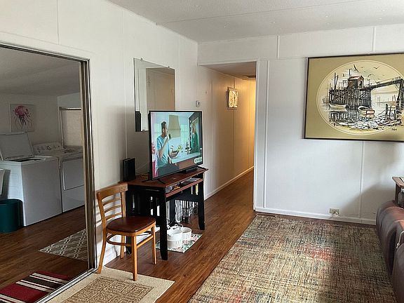 4th image of 923 SE Bay Blvd Unit 23