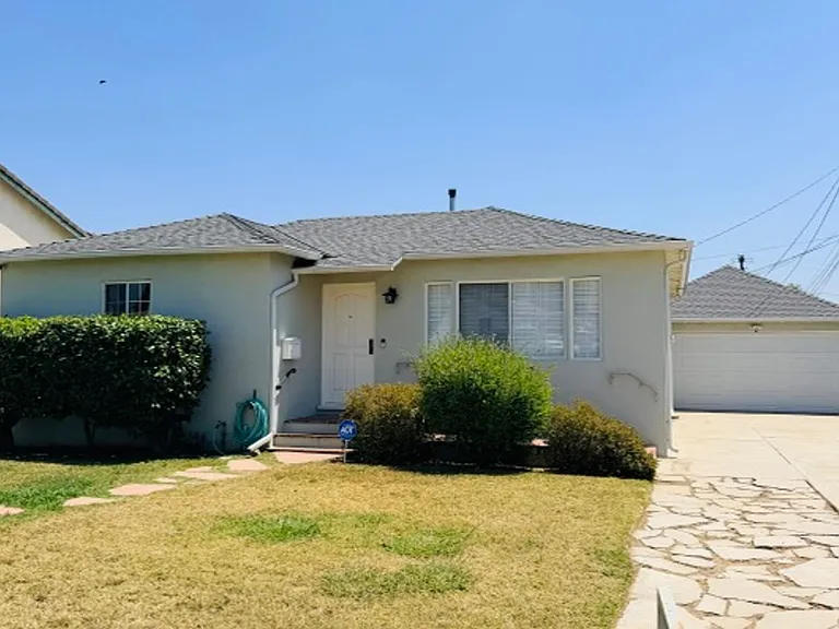 11126 Daines Dr — Photo 2