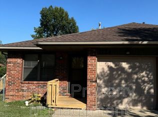 3724 N Farm Road 165, Springfield, MO 65803