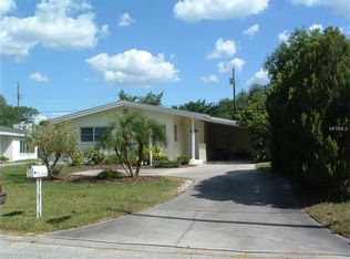 10536 Blossom Lake Dr, Seminole, FL 33772