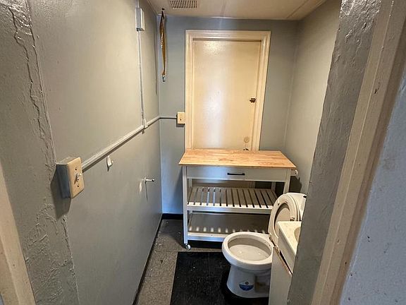 3rd image of 3607 Rhawn St