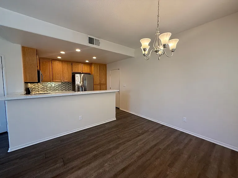 1357 Burgundy Dr — Photo 10