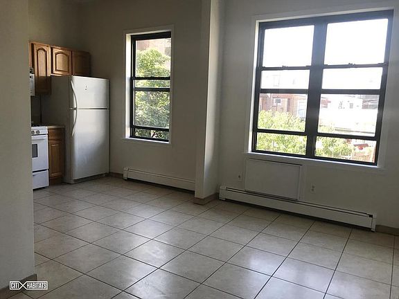 3rd image of 3608 Astoria Blvd APT 2