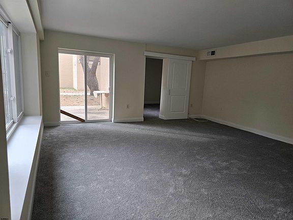 5th image of 600 103 Pacific Ave #C