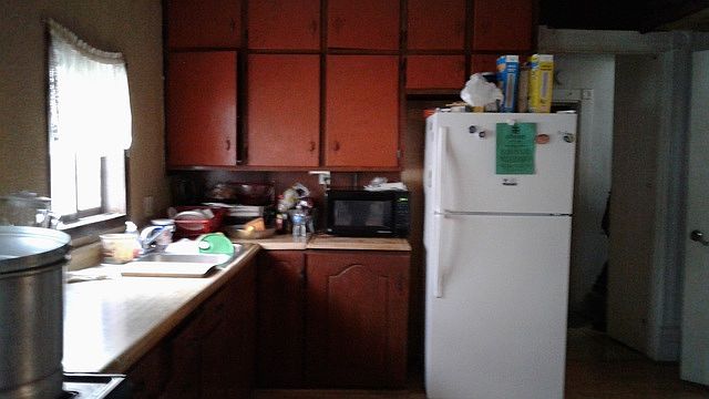 2nd image of 744 Superior St