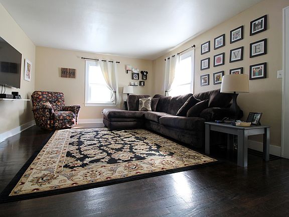 2nd image of 1536 W Highland Blvd