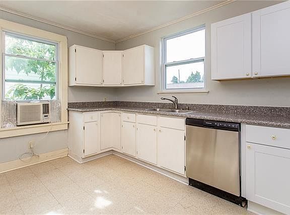 5th image of 313 Pink St