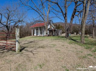 14209 Round Mountain Community Rd, Fayetteville, AR 72701