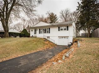 7 Saint Anne Dr, New Windsor, NY 12553