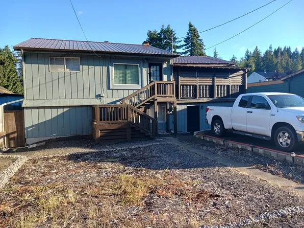 1361 Minnesota Ave, Coos Bay, OR 97420