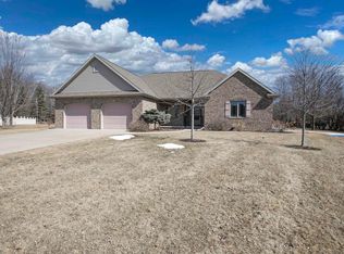 N8442 Muirfield Way, MENASHA, WI 54952