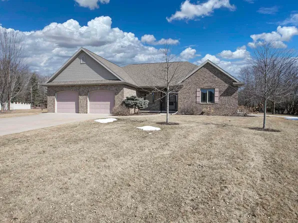 N8442 Muirfield Way, Menasha, WI 54952