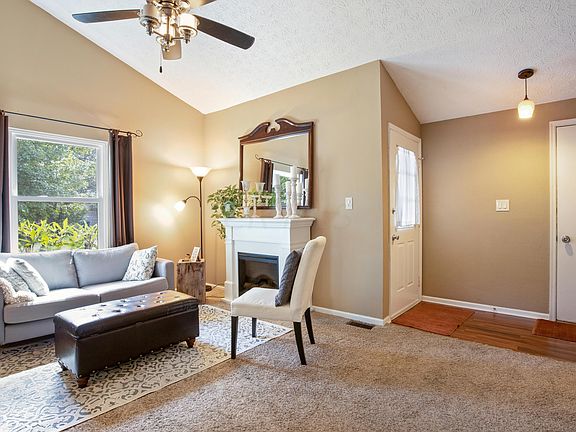 2nd image of 3688 Dinsmore Castle Dr
