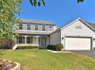 917 Wilkinson Ln, North Aurora, IL 60542