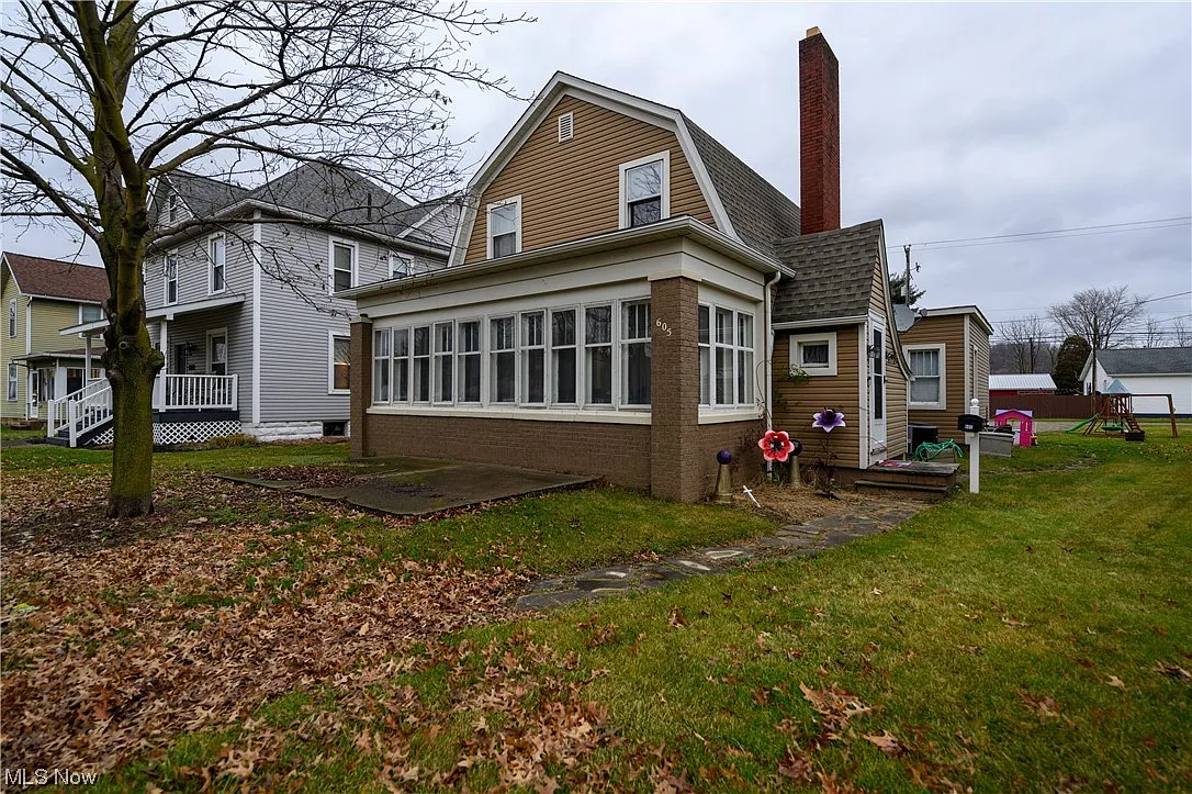 605 N Wooster Ave photo 1