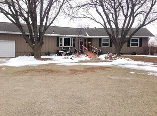 1392 16th Rd, Clay Center, KS 67432