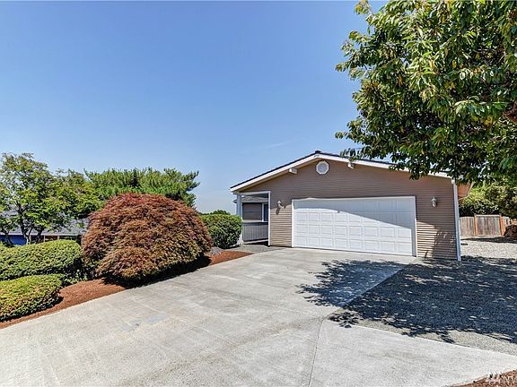 2nd image of 13320 SE 44th Pl