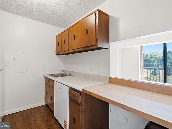 4th image of 2311 Pimmit Dr APT 511E