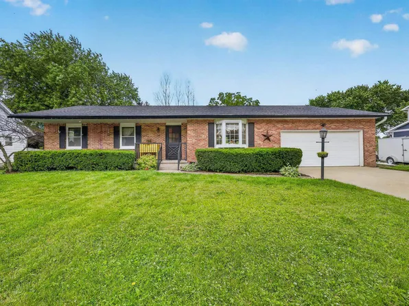 542 Woodview Dr, Sun Prairie, WI 53590